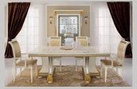 Liberty Day Dining room