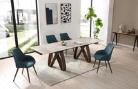 9086 Table with 1353 Chairs