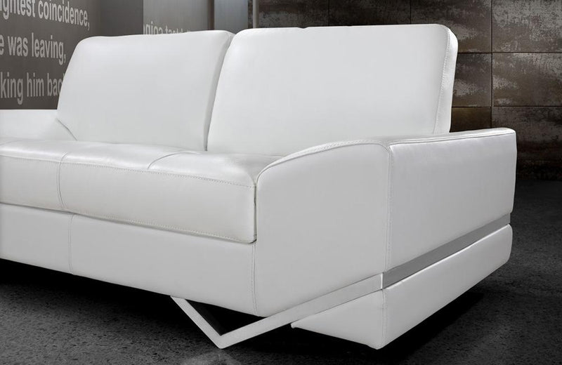 Adalynn White Modern Sofa Set